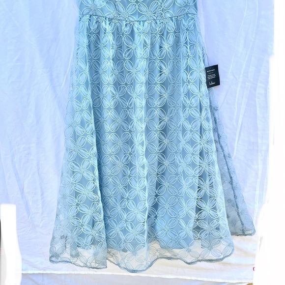 LULUS | NWT XL EXCEEDINGLY ELEGANT BLUE FLORAL APPLIQUÉ BUSTIER MIDI DRESS - Picture 7 of 11